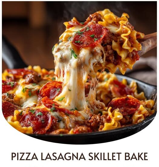 Pizza Lasagna Skillet Bake