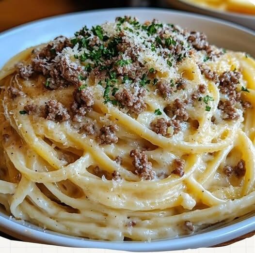 Cheesy Garlic Butter Linguine Pasta with Savory Ground Beef